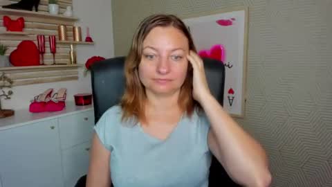 Snapshot of angela_samt chatting on July 2026 05:36:01 AM Angela online show from July 2026 05:36:01 AM