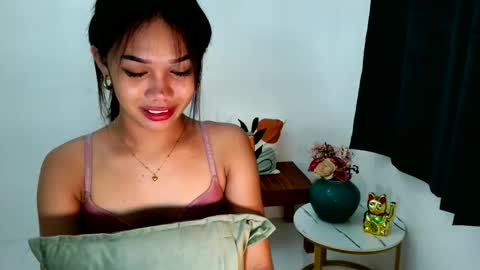 angela_star888 online show from November 2025 06:32:01 PM