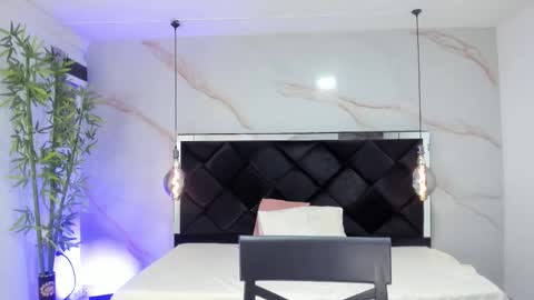 ANGELA online show from November 2025 03:12:01 PM