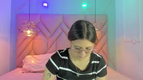 Snapshot of angelaa_cute chatting on June 2026 12:07:01 PM ANGELA online show from June 2026 12:07:01 PM