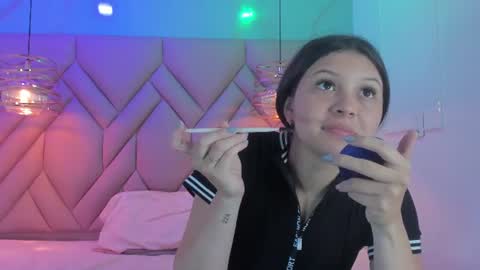 Snapshot of angelaa_cute chatting on June 2026 11:57:02 AM ANGELA online show from June 2026 11:57:02 AM