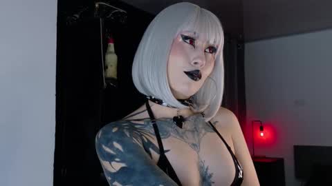 Angela help me reach 100 thumbs up online show from October 2025 06:28:02 PM