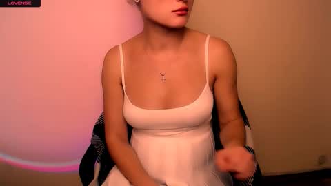 Snapshot of angelalice_ chatting on October 2025 06:32:01 AM Alice online show from October 2025 06:32:01 AM