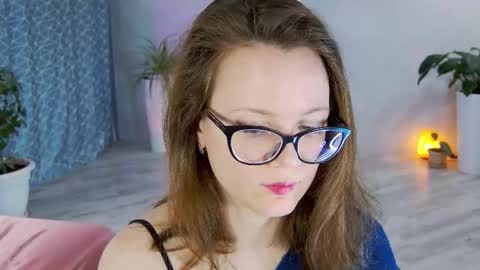 Angela online show from November 2025 12:59:03 PM