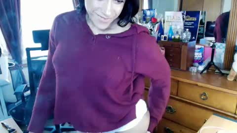 Angela Longcock online show from April 2026 10:51:02 PM
