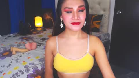 Snapshot of angelcumfallen chatting on January 2025 12:32:02 PM Angel online show from January 2025 12:32:02 PM