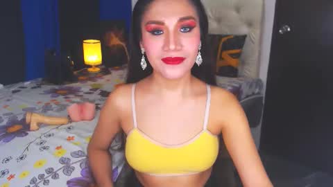 Snapshot of angelcumfallen chatting on January 2025 03:35:02 PM Angel online show from January 2025 03:35:02 PM