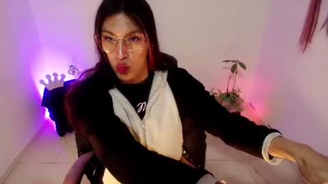 angele online show from July 2026 07:17:02 PM