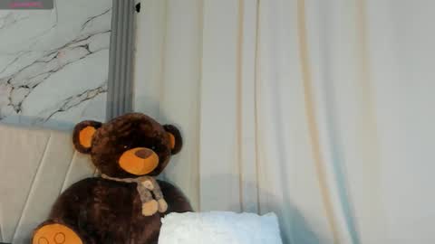 Carolina online show from October 2025 12:32:01 AM