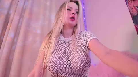 Snapshot of angelicaheaven chatting on March 2025 09:37:02 PM Angelica online show from March 2025 09:37:02 PM