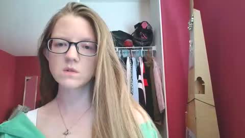 AngelicAngel online show from April 2026 05:43:01 PM