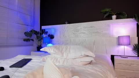 angelina_hilton online show from May 2026 02:45:01 PM