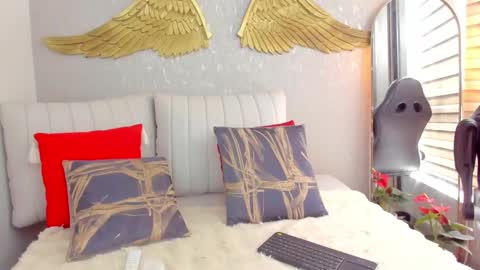 Angelina online show from February 2026 06:28:01 PM