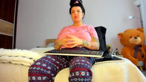 Angelina online show from December 2024 08:11:02 AM