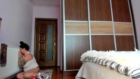 Angelina online show from January 2025 11:24:01 AM