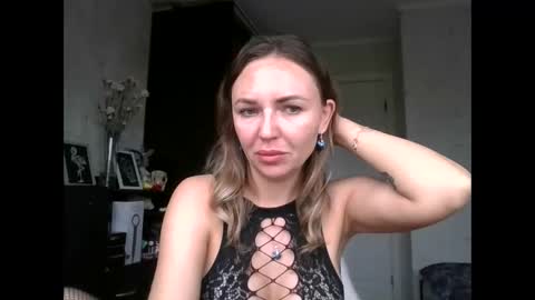 angelinalove28 online show from October 2025 06:24:01 AM