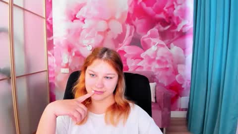 AngelinaLow online show from May 2026 11:27:02 AM