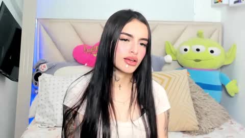 Snapshot of angeline__smith chatting on February 2025 07:30:01 PM Angeline Smith online show from February 2025 07:30:01 PM