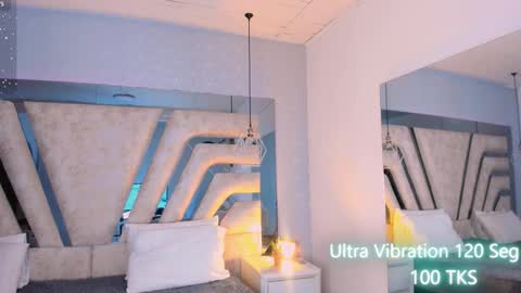 Angeline Heet online show from October 2025 03:47:02 AM