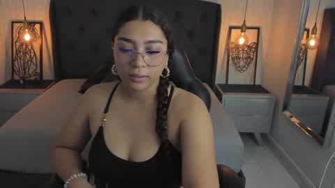 Snapshot of angelinemore chatting on February 2026 07:39:02 PM ANGELINE online show from February 2026 07:39:02 PM