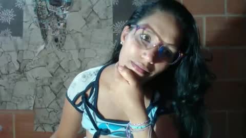 Snapshot of angelitaa_hot chatting on February 2025 02:40:01 AM angela online show from February 2025 02:40:01 AM