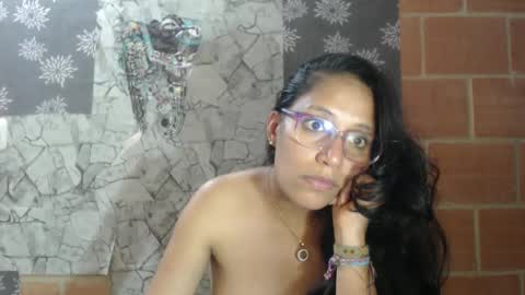 Snapshot of angelitaa_hot chatting on March 2025 09:32:02 PM angela online show from March 2025 09:32:02 PM