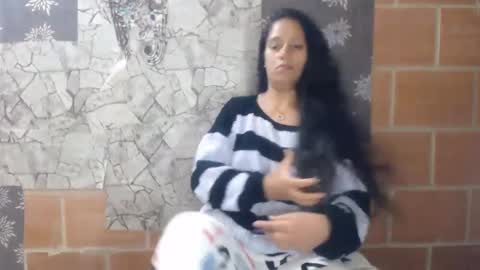 Snapshot of angelitaa_hot chatting on March 2025 03:57:01 AM angela online show from March 2025 03:57:01 AM