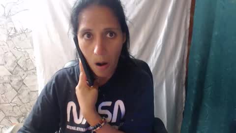 Snapshot of angelitaa_hot chatting on November 2025 11:54:01 PM angela online show from November 2025 11:54:01 PM