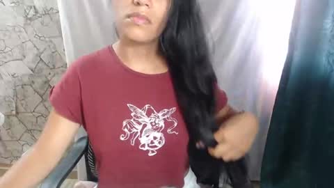 Snapshot of angelitaa_hot chatting on November 2025 01:33:02 PM angela online show from November 2025 01:33:02 PM