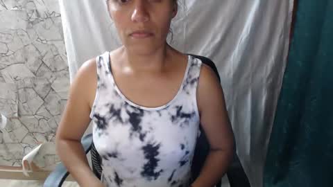 Snapshot of angelitaa_hot chatting on November 2025 02:00:02 AM angela online show from November 2025 02:00:02 AM