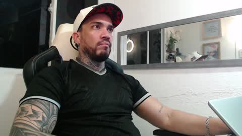 Snapshot of angellatino0 chatting on December 2024 08:27:01 AM angellatino0 online show from December 2024 08:27:01 AM