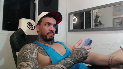 Snapshot of angellatino0 chatting on December 2024 07:05:02 AM angellatino0 online show from December 2024 07:05:02 AM