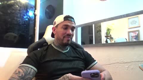 Snapshot of angellatino0 chatting on January 2025 05:51:02 AM angellatino0 online show from January 2025 05:51:02 AM