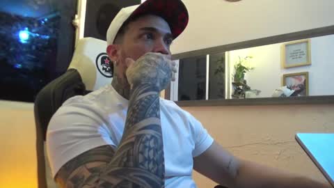 Snapshot of angellatino0 chatting on January 2025 02:39:02 AM angellatino0 online show from January 2025 02:39:02 AM