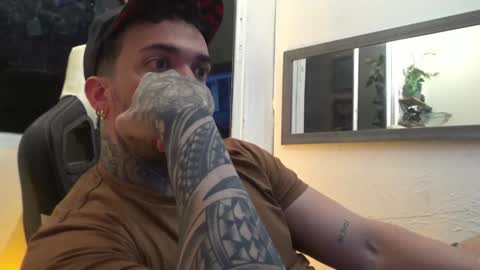 Snapshot of angellatino0 chatting on January 2025 08:40:01 AM angellatino0 online show from January 2025 08:40:01 AM