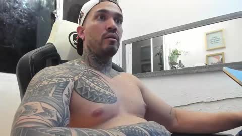 Snapshot of angellatino0 chatting on February 2025 07:03:01 AM angellatino0 online show from February 2025 07:03:01 AM