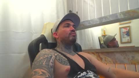 Snapshot of angellatino0 chatting on October 2025 06:12:02 AM angellatino0 online show from October 2025 06:12:02 AM