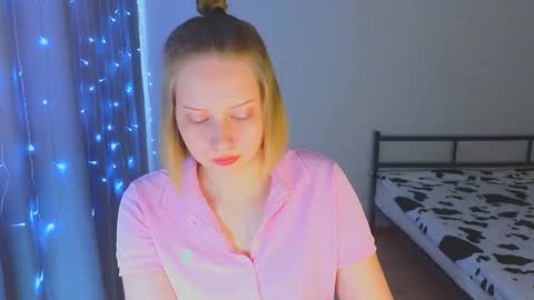 Cutie online show from November 2025 05:43:01 AM