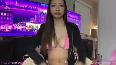 angel online show from November 2025 04:00:01 AM