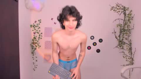 Snapshot of angelo_duarte chatting on September 2025 06:11:02 PM Angel online show from September 2025 06:11:02 PM