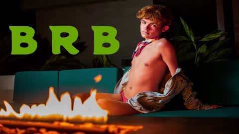 Angelo I work from home this is my room  online show from February 2025 09:16:01 AM