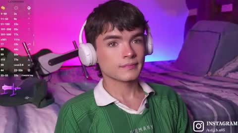 Angelo I work from home this is my room  online show from October 2025 03:21:02 AM