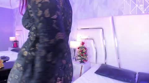 Angel online show from December 2025 08:35:01 PM