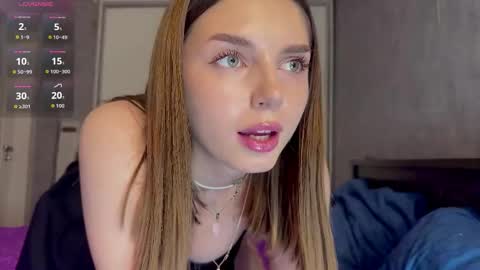 Snapshot of angelsofi__ chatting on November 2025 06:10:01 PM angelsofi__ online show from November 2025 06:10:01 PM