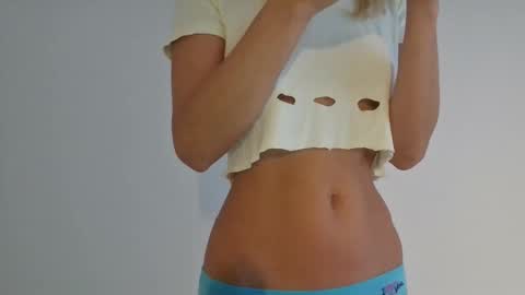 Snapshot of angelsquirting chatting on December 2025 06:51:01 AM Alesia online show from December 2025 06:51:01 AM