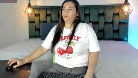 ANGIE online show from September 2025 03:00:02 PM