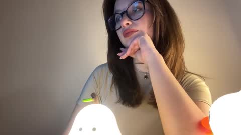 Snapshot of angelwhisper56 chatting on September 2025 03:33:01 PM Lisa online show from September 2025 03:33:01 PM