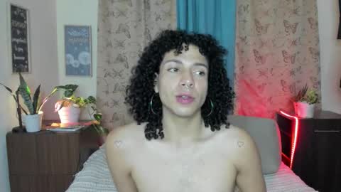 Snapshot of angelwhitte chatting on November 2025 10:31:02 PM angelwhitte online show from November 2025 10:31:02 PM