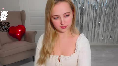  Im Chloe  i do FLASH BOOBS for new fan club online show from February 2026 11:58:01 PM