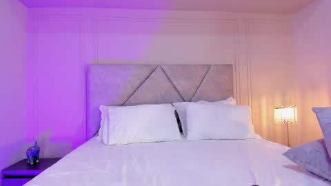 angely_perry online show from October 2025 05:11:01 PM